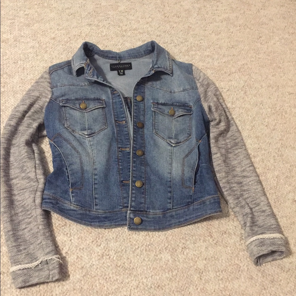 Cute denim jacket with detachable hood!